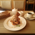 NOA CAFE『渋皮栗アイスクリームとモンブランのワッフル』