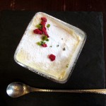 Cafe 中野屋『フランス産ペーシュドヴィーニュ(赤桃)をピノ・ノワール(赤ワイン)でコンフィチュールにして、マルサラ酒を効かせたサバイオーネ仕立ての小さなパフェ』『幻の黒いちじく「ビオレソリエス」の黒ビール煮とピスタチオのジェラート、シチリアのマルサラ酒を効かせたサバイオーネ仕立ての小さなパフェ』